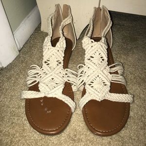 tan weaved sandals size 7 1/2